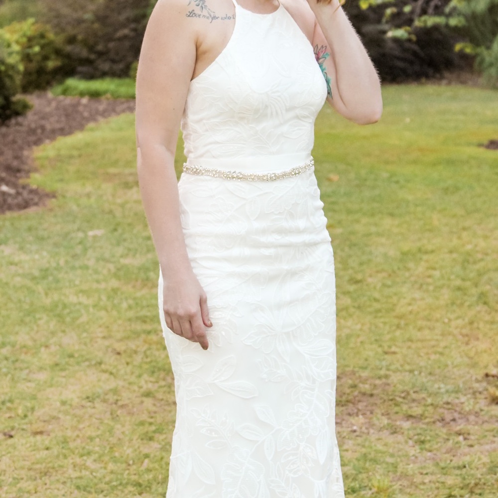 Wedding dress - Picture 2 of 7